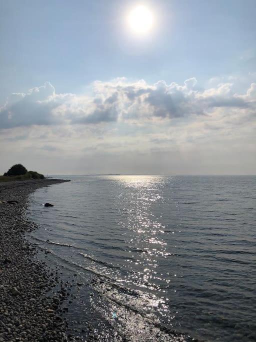 Skont Fiskerhus. Taet Pa By, Havn Og Havet Villa Marstal Buitenkant foto