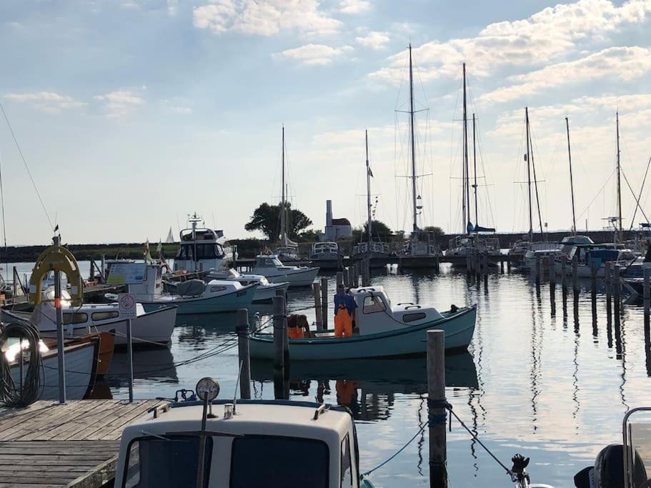 Skont Fiskerhus. Taet Pa By, Havn Og Havet Villa Marstal Buitenkant foto