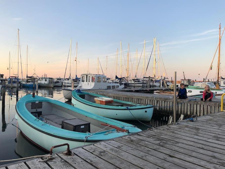 Skont Fiskerhus. Taet Pa By, Havn Og Havet Villa Marstal Buitenkant foto
